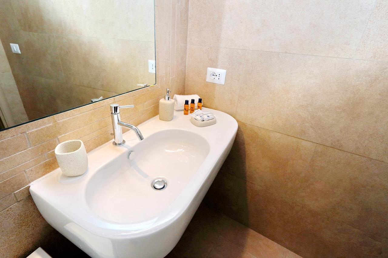 Colosseum Suite โรม ภายนอก รูปภาพ