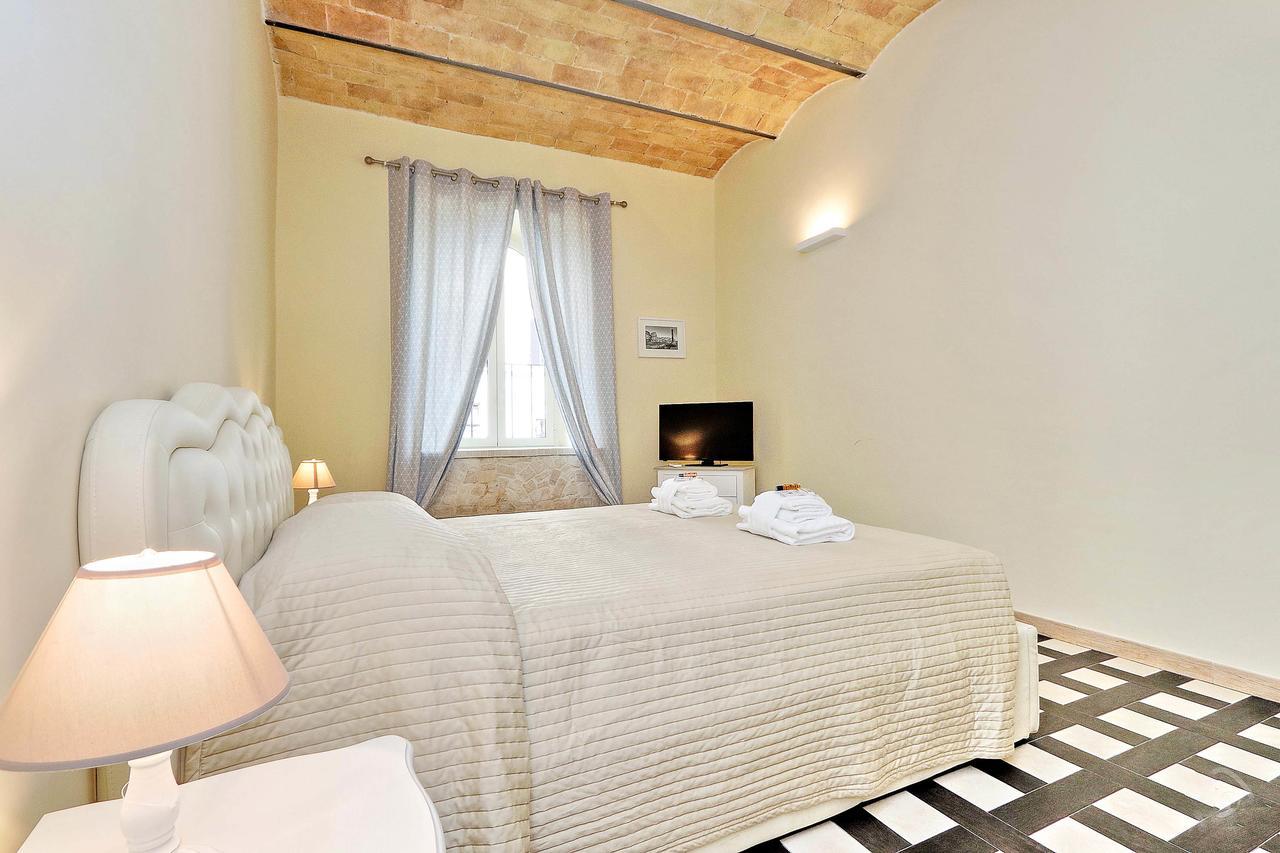 Colosseum Suite โรม ภายนอก รูปภาพ